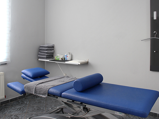 Einrichtung - PhysioMed · Praxis für Krankengymastik & Physiotherapie in 47259 Duisburg